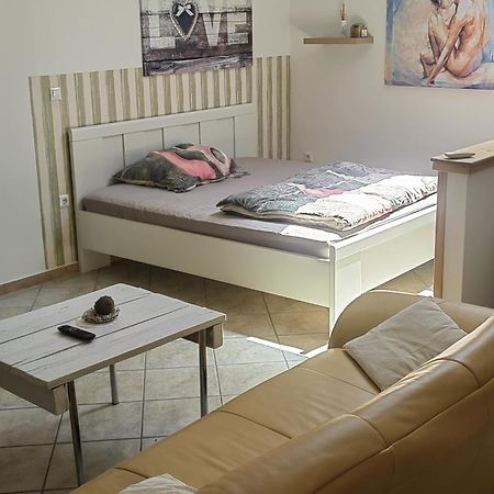 Wow Sleeping Bed & Breakfast Miklavz na Dravskem Polju ภายนอก รูปภาพ